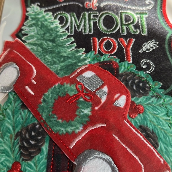 Christmas Red Truck Wreath Holiday Greeting Applique Iron On Create It NEW - Picture 7 of 7